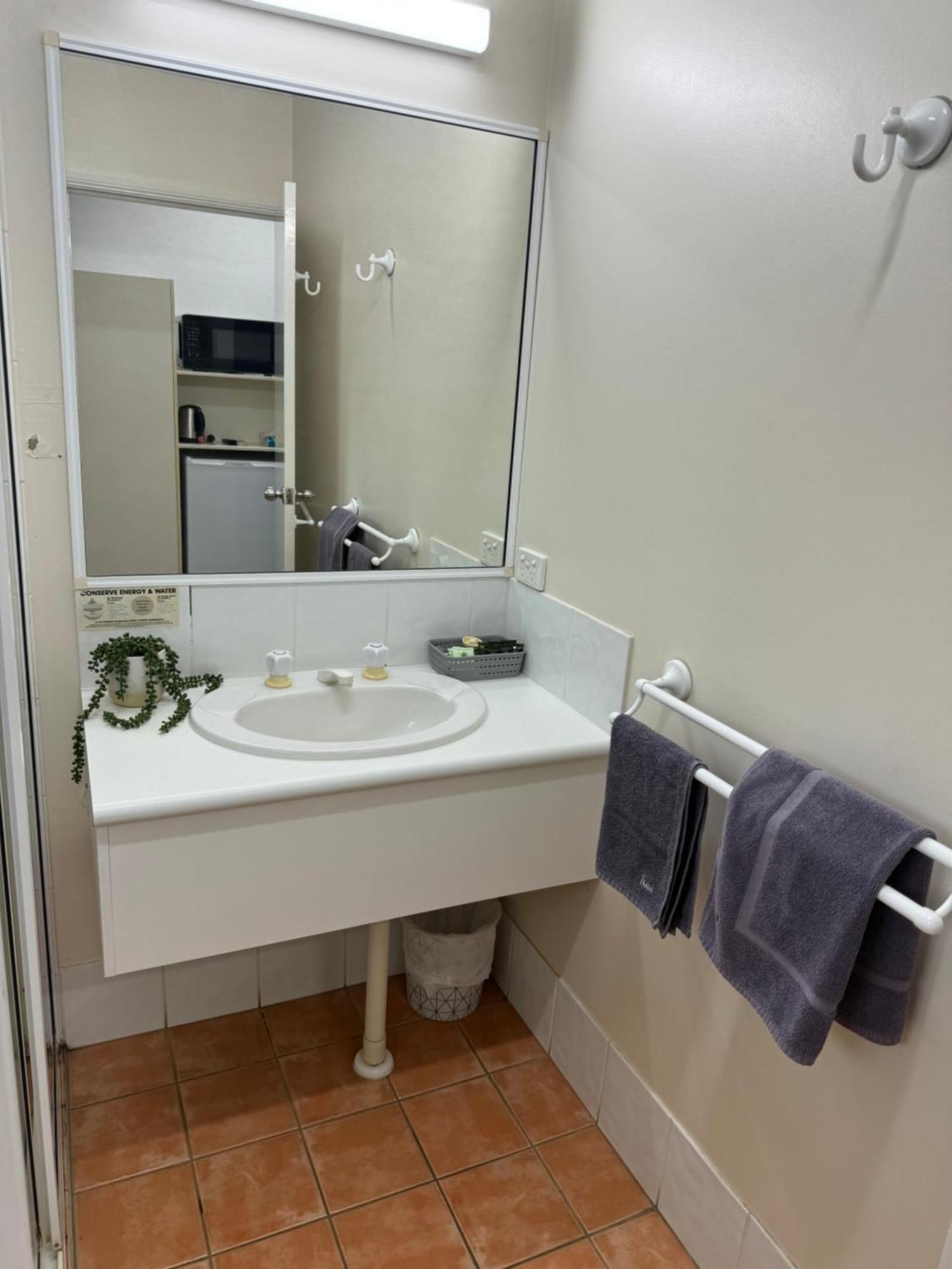 Mareeba Motor Inn Экстерьер фото