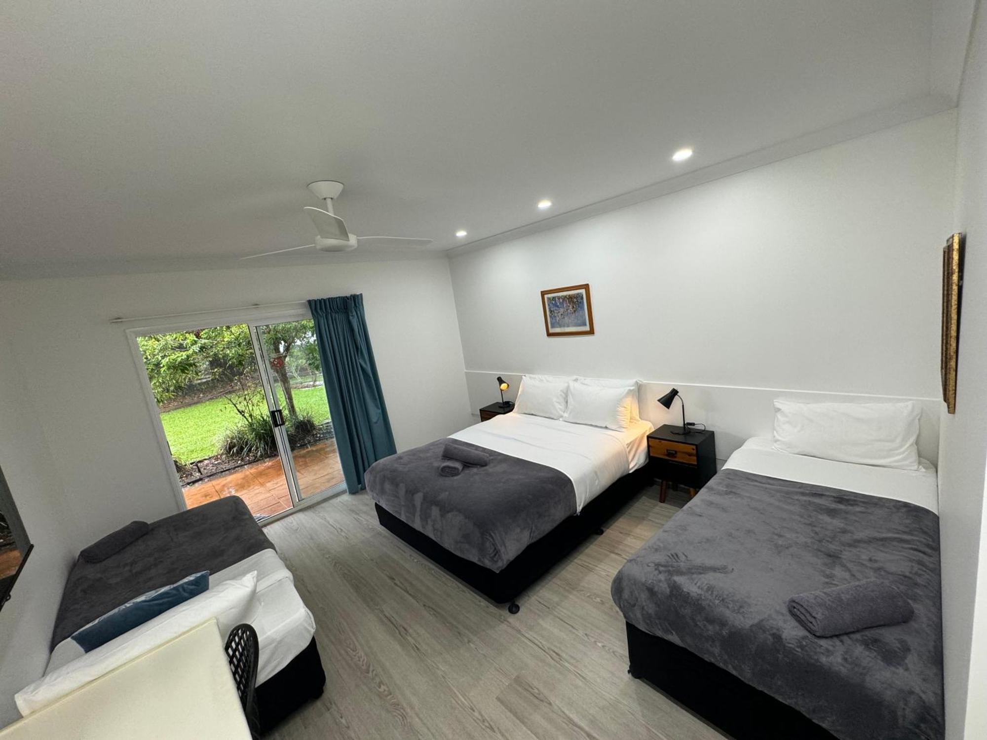 Mareeba Motor Inn Экстерьер фото