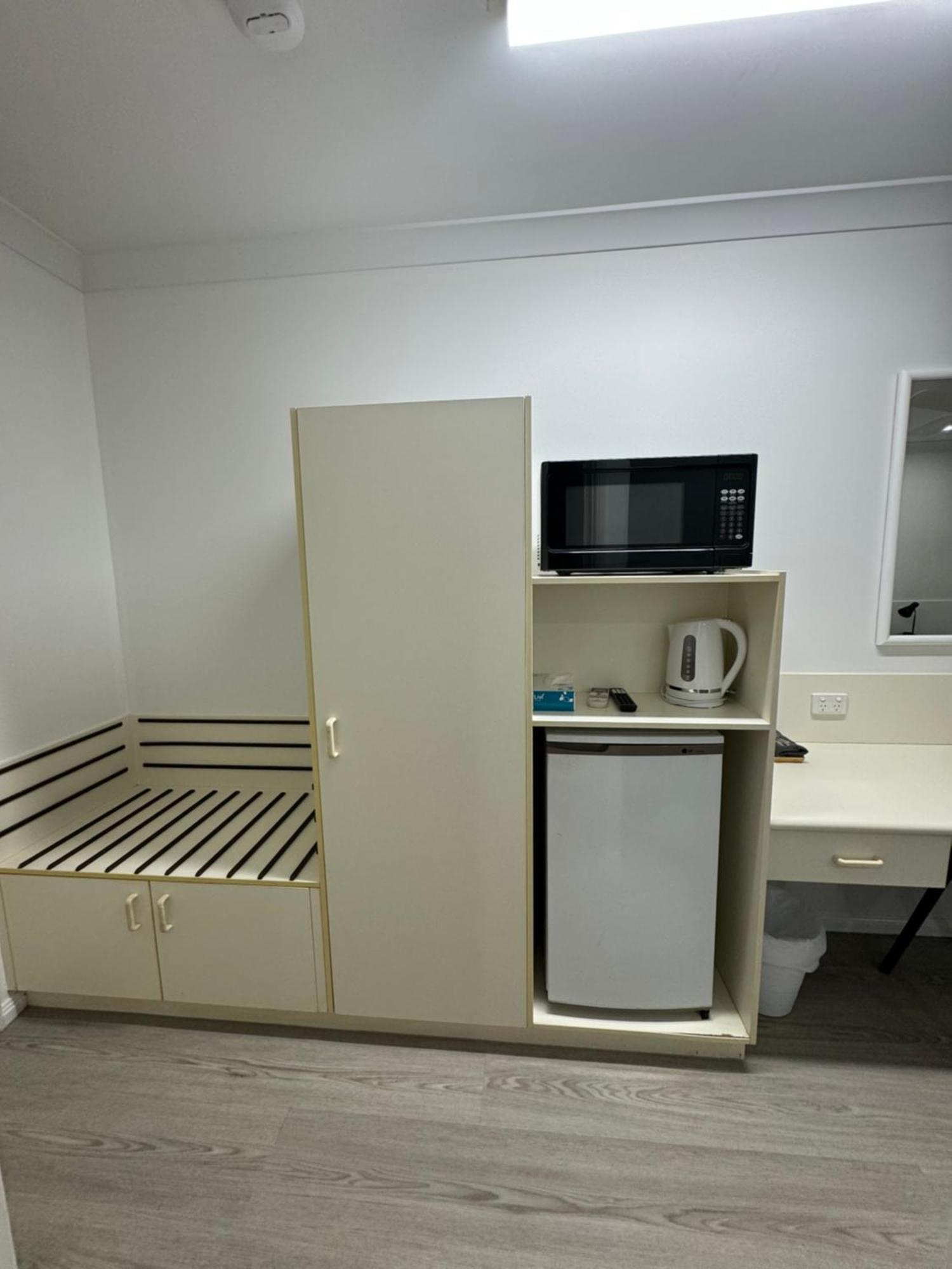 Mareeba Motor Inn Экстерьер фото