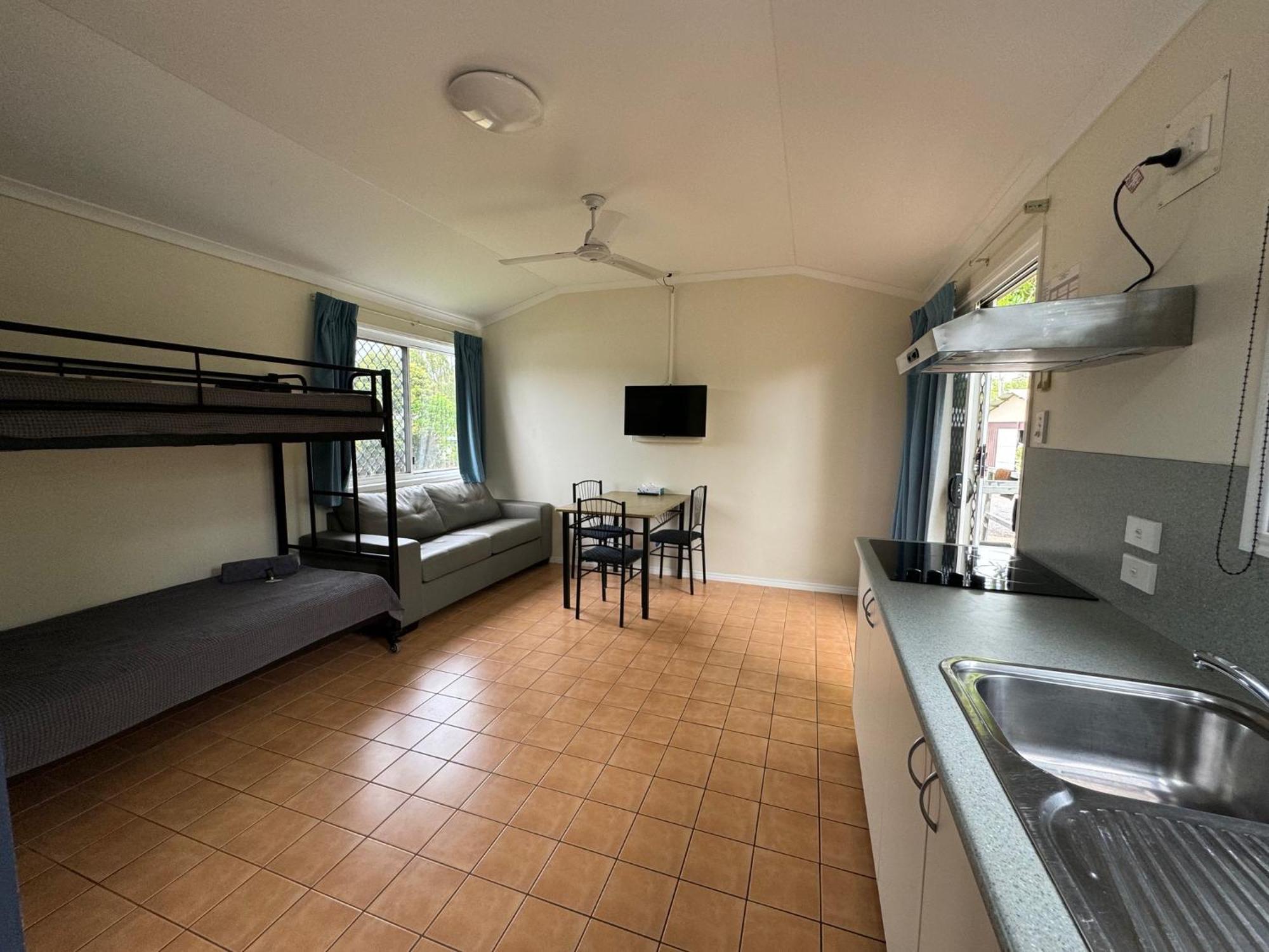 Mareeba Motor Inn Экстерьер фото
