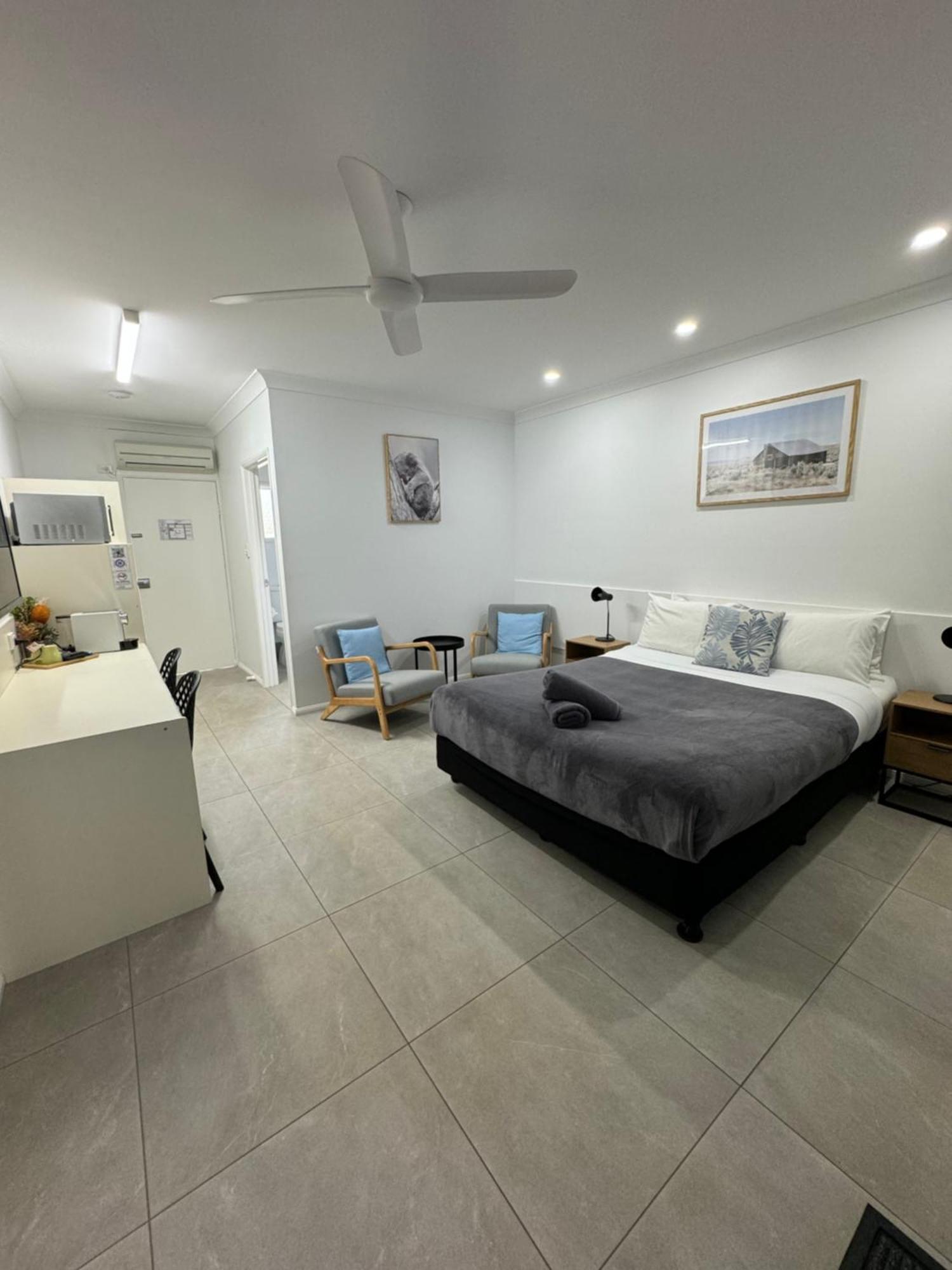 Mareeba Motor Inn Экстерьер фото