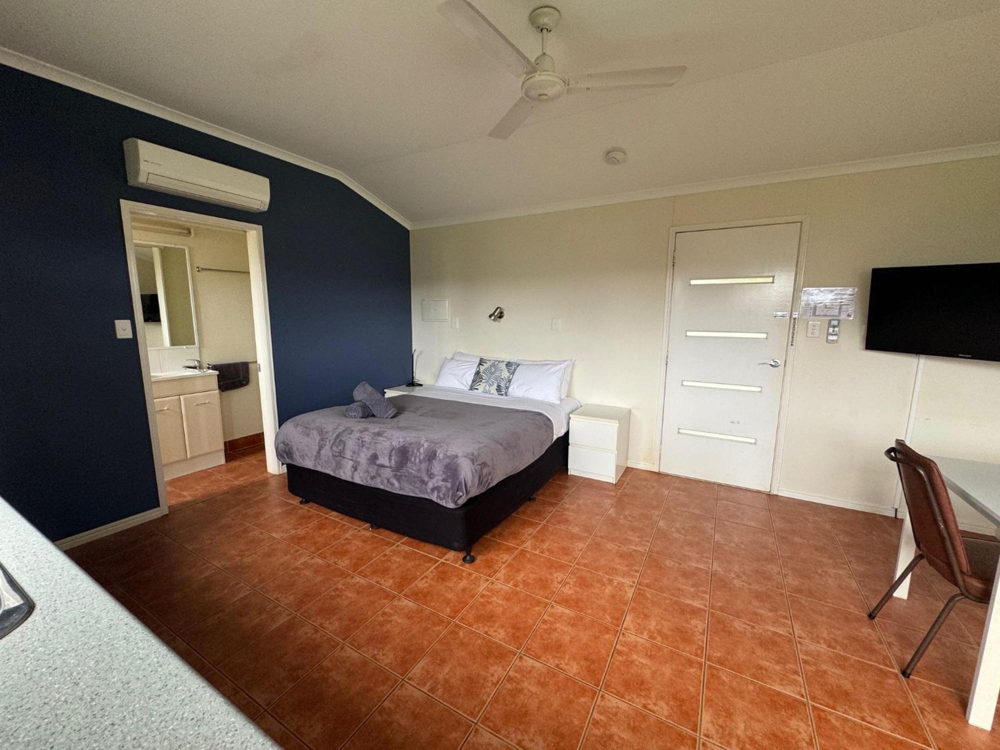 Mareeba Motor Inn Экстерьер фото